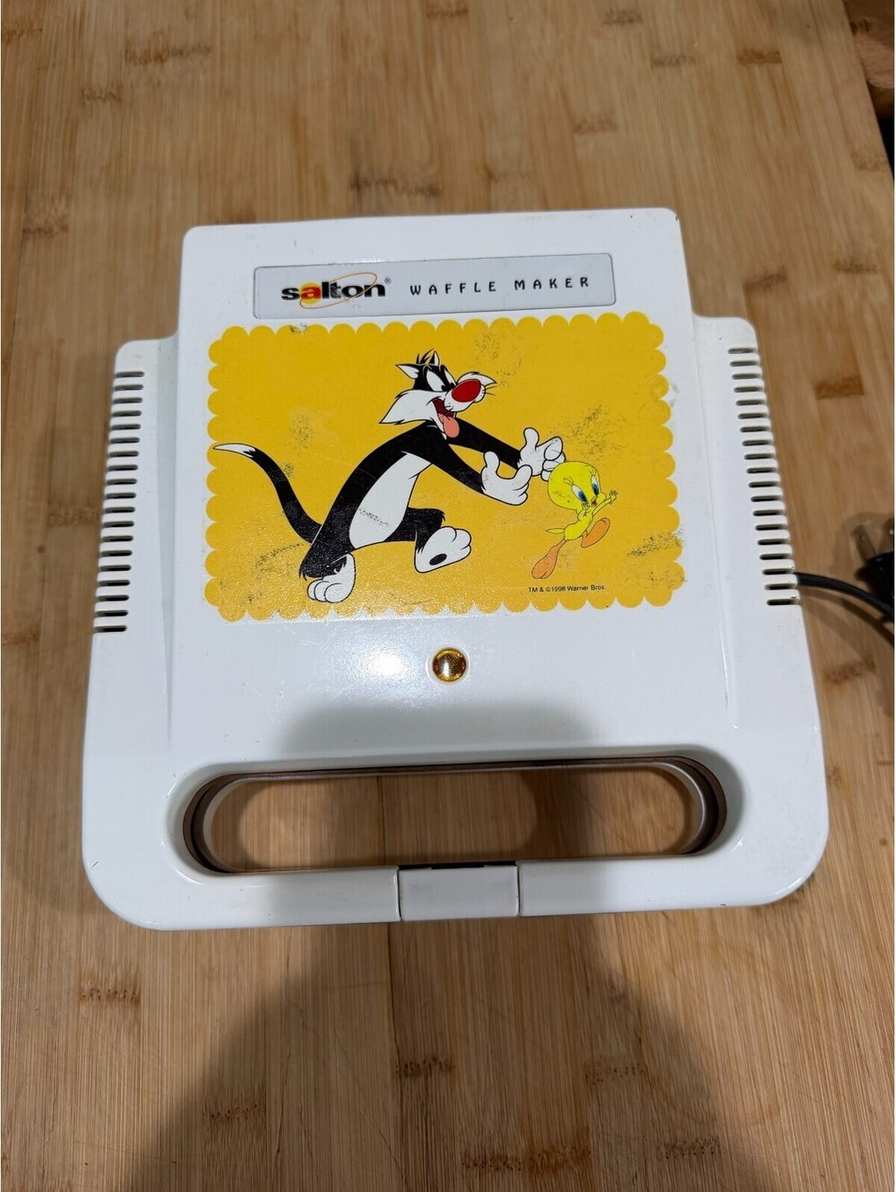 VTG Salton Looney Tunes Sylvester & Tweety Novelty Waffle Maker Multicolor *